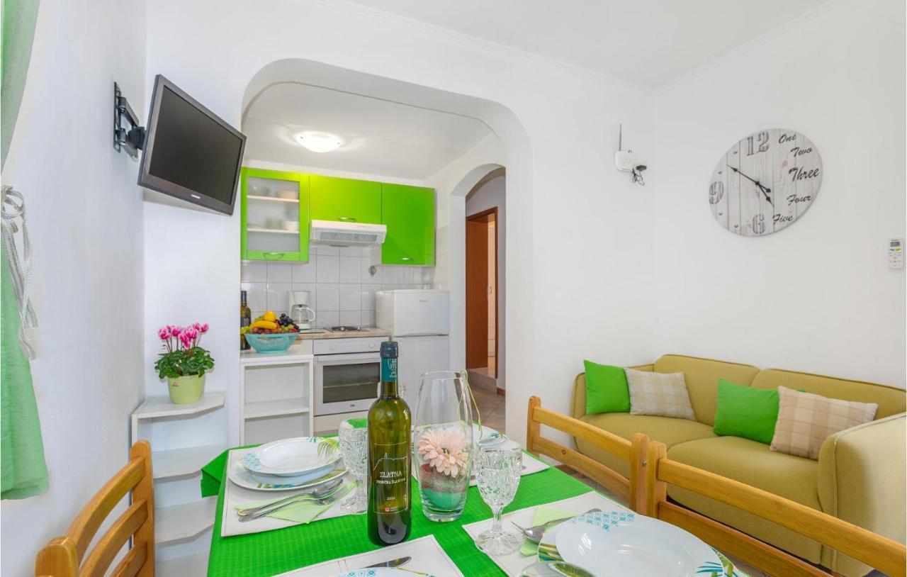 2 Bedroom Cozy Apartment In オミサリ エクステリア 写真