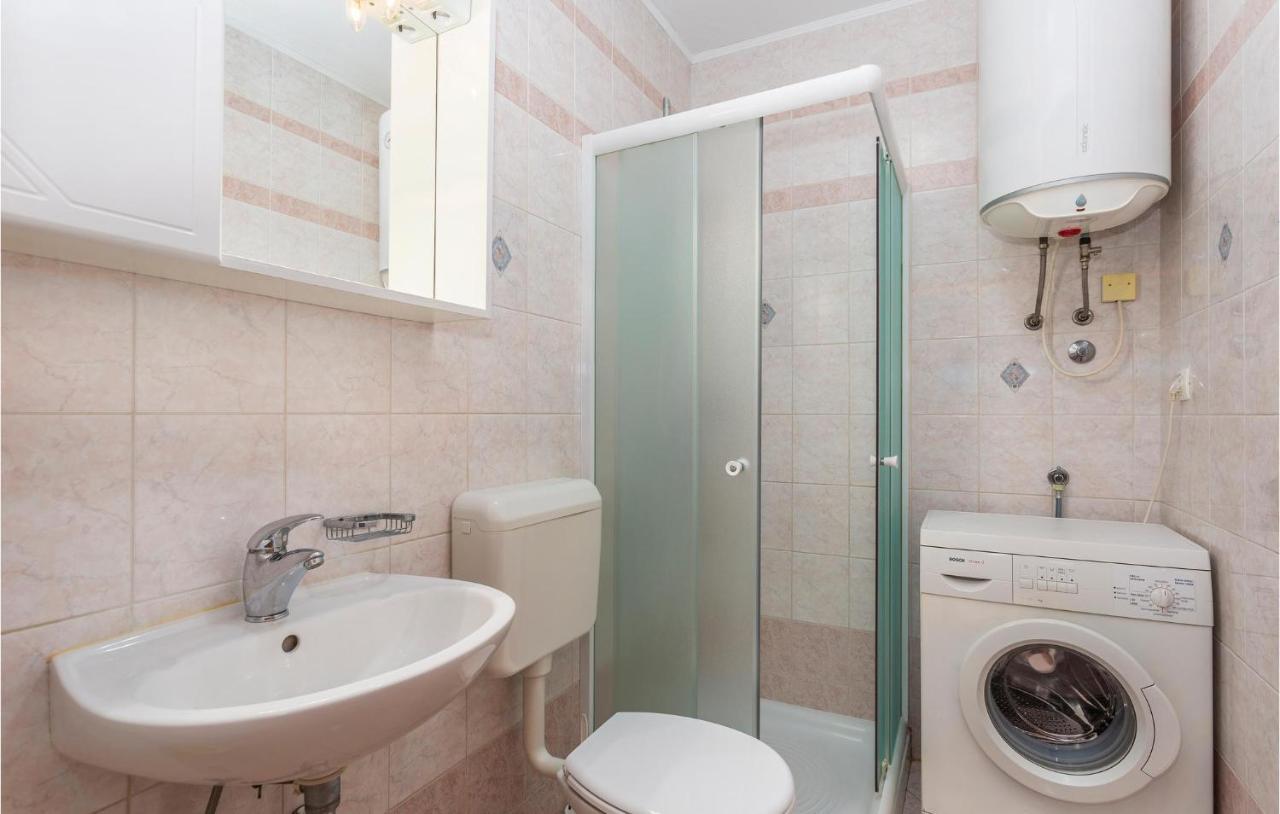 2 Bedroom Cozy Apartment In オミサリ エクステリア 写真