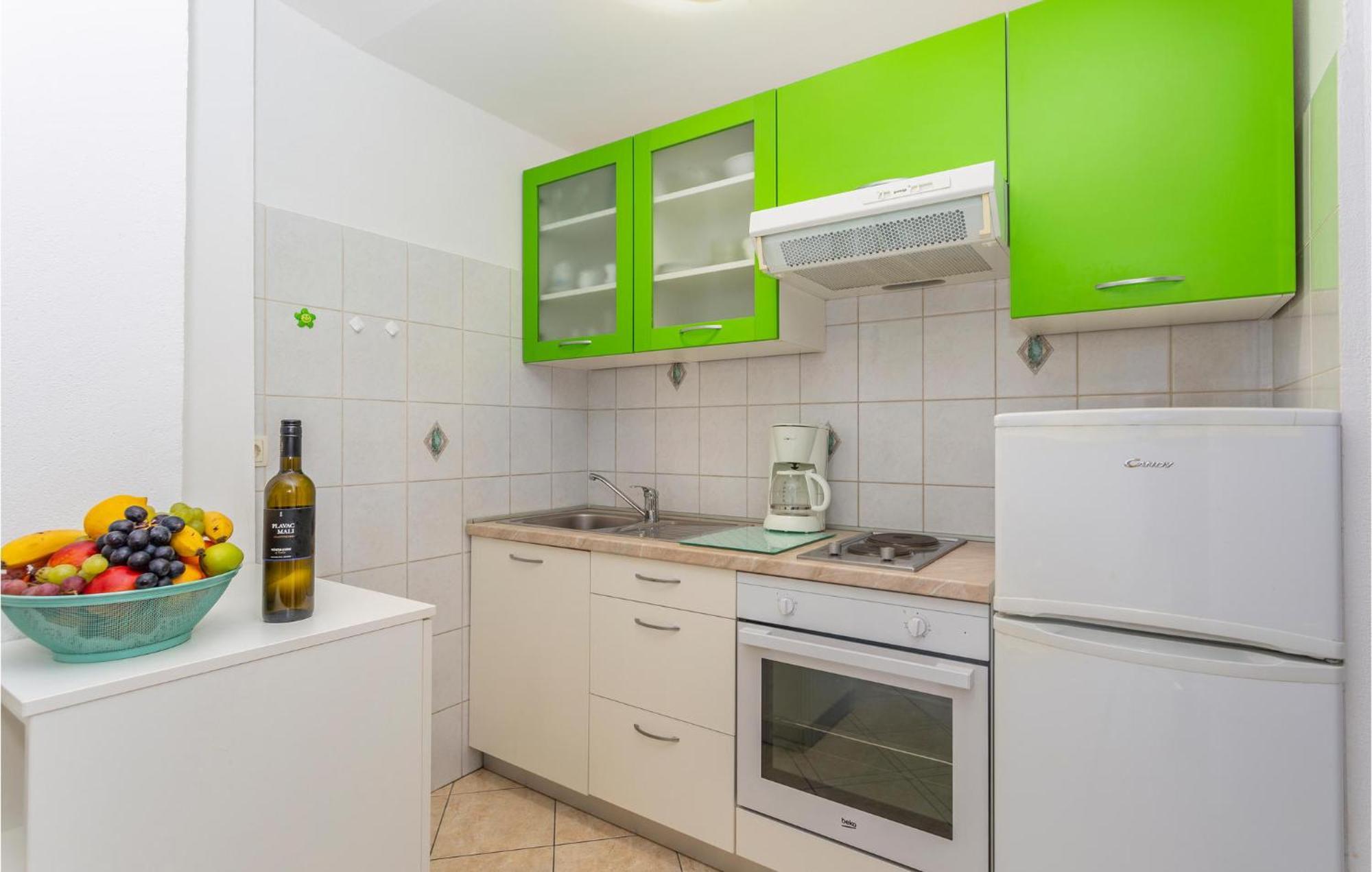 2 Bedroom Cozy Apartment In オミサリ エクステリア 写真